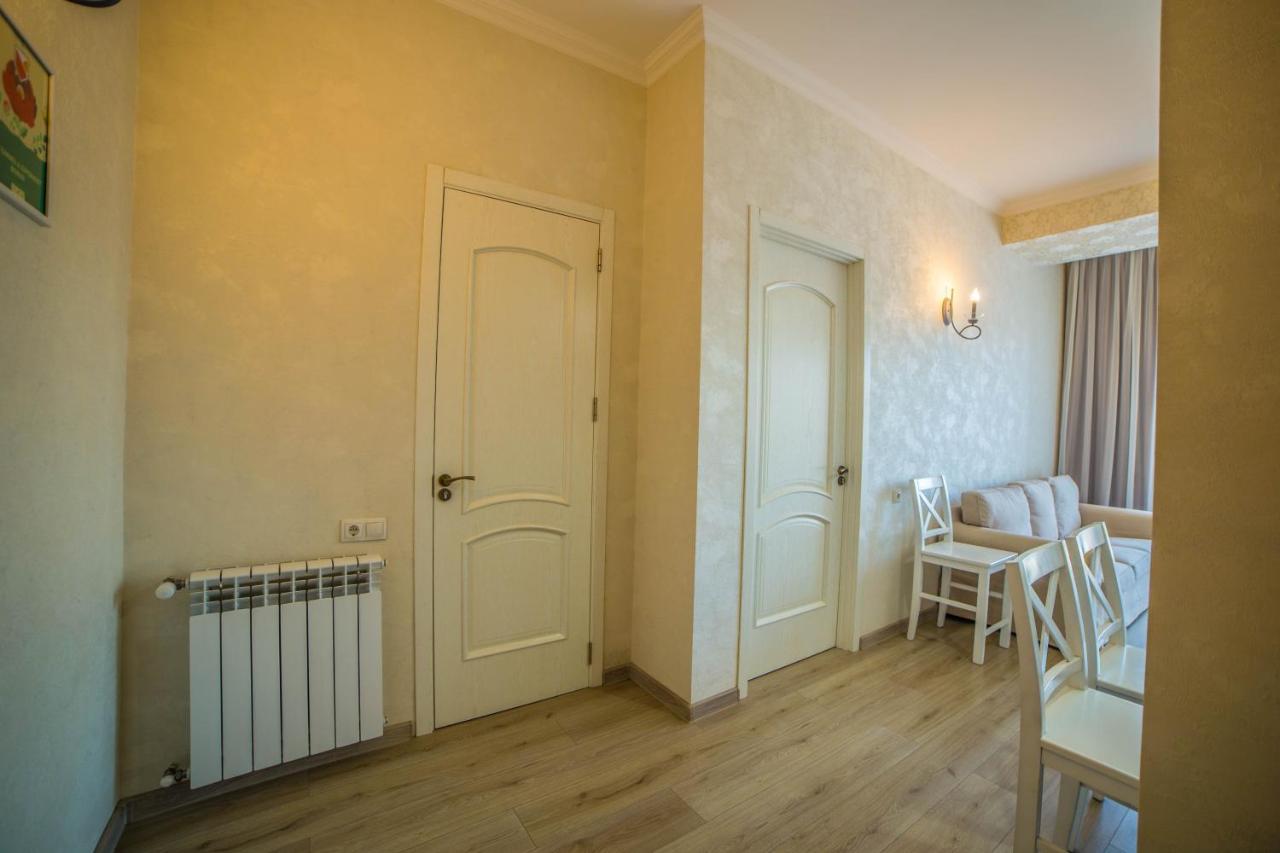Comfy Apartment Tbilisi Bagian luar foto