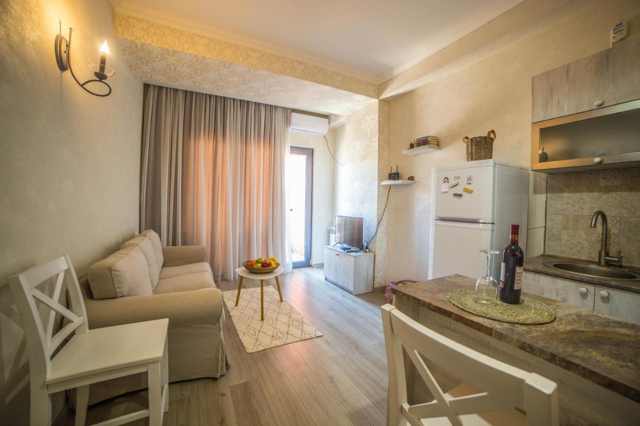 Comfy Apartment Tbilisi Bagian luar foto